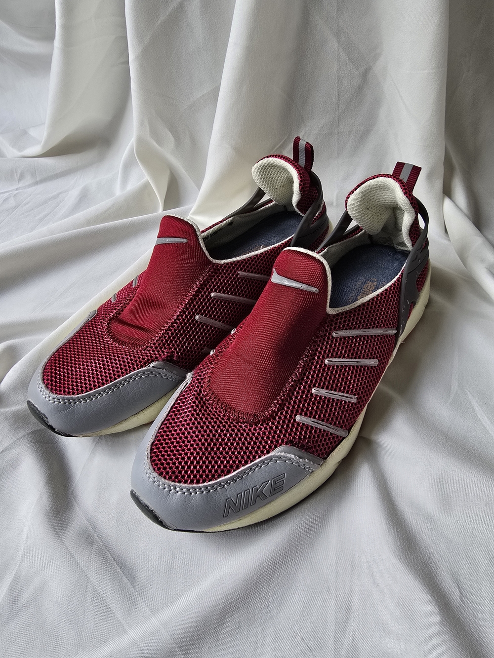 Vintage Y2K Remot Bootleg "Nike" Style Slip On Sneakers Maroon Red | Size 36